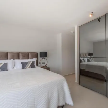 Lujo Ibiza, Piscina Infinity Y 4 Dobles En Furnet